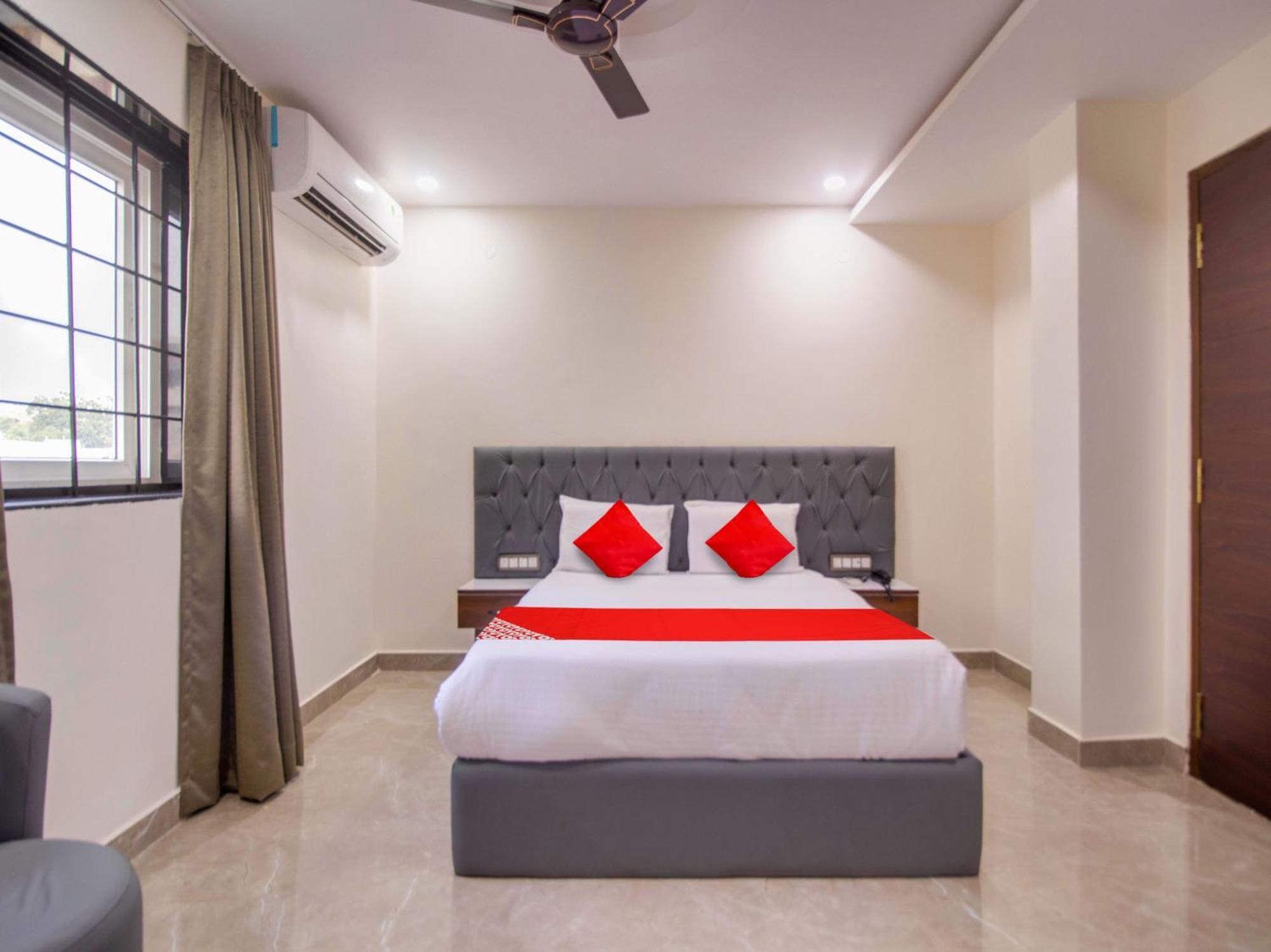 Hotel O Rr Residency Khammam Bagian luar foto